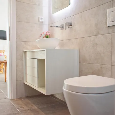 Close To The Beach Luxurious 2 Bedroom With Balcony - Esencia Naxian Apartmán